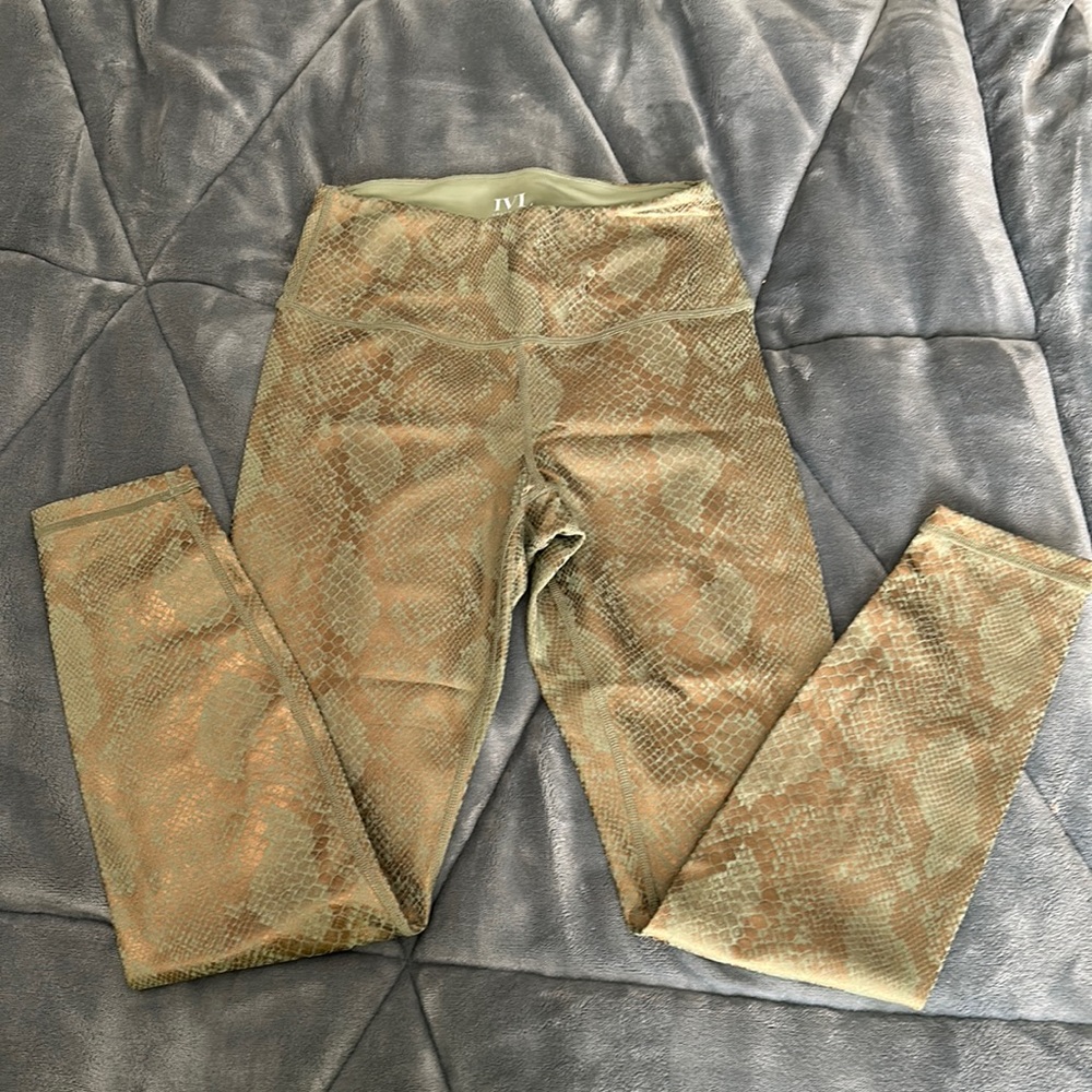 IVL COLLECTIVE foiled snakeskin leggings size 4